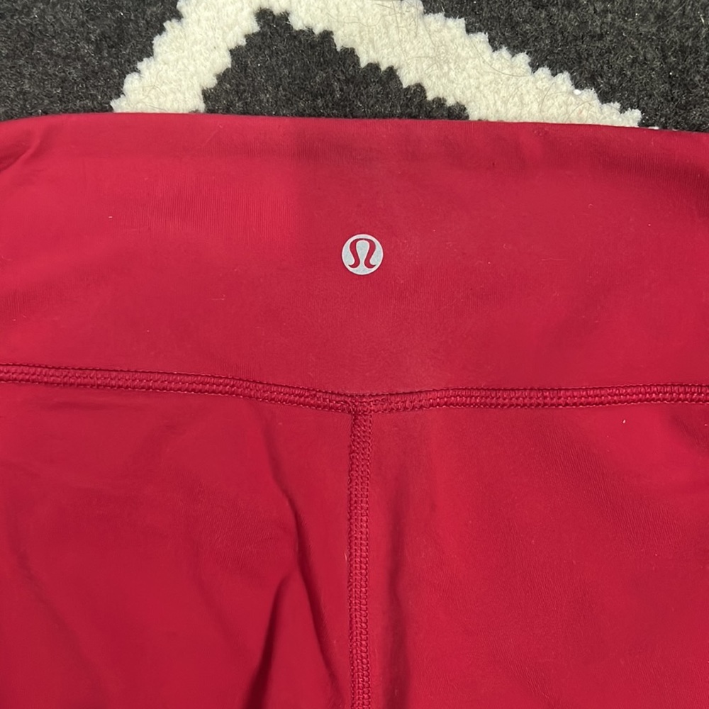 Like new Lululemon leggings, Size 6 - Picture 2 of 2